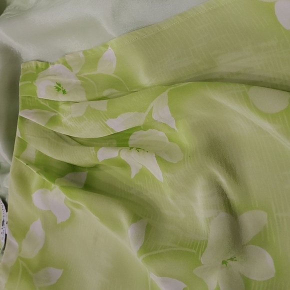 Saks fifth Ave Real Clothes, 100% silk Wrap skirt beautiful green. med. Y2k - Picture 9 of 11
